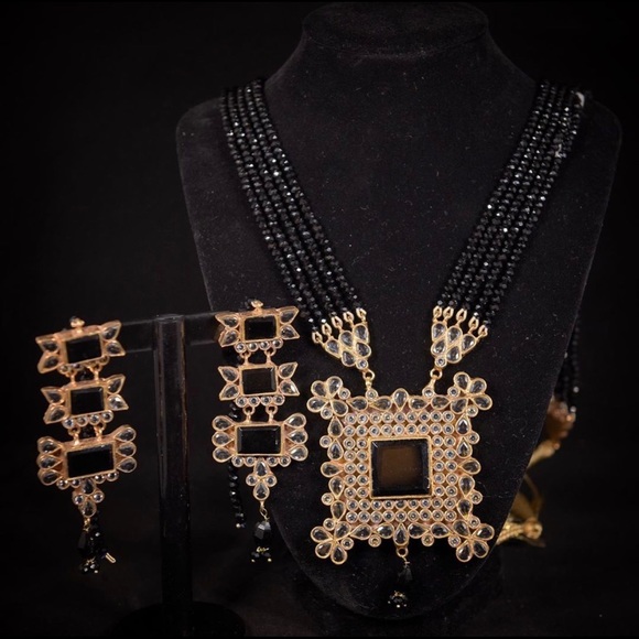 Necklace with earrings